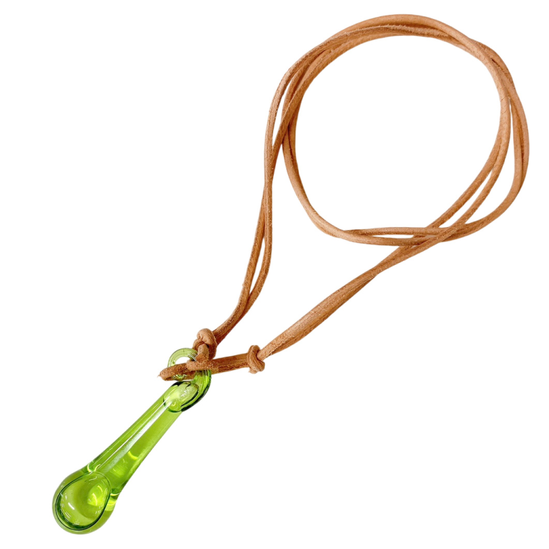 ベルーガペンダント