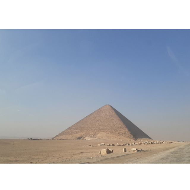 ダハシュールの赤いピラミッド