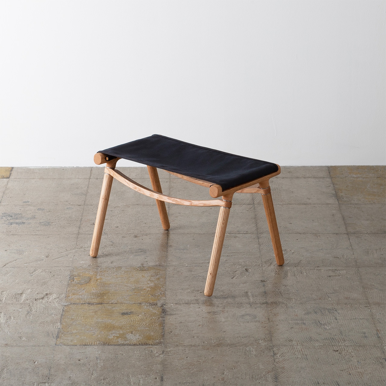 スツール IKIKI サイドスツール オーク キャンバス ブラック / オリーブ Side Stool Oak Canvas B