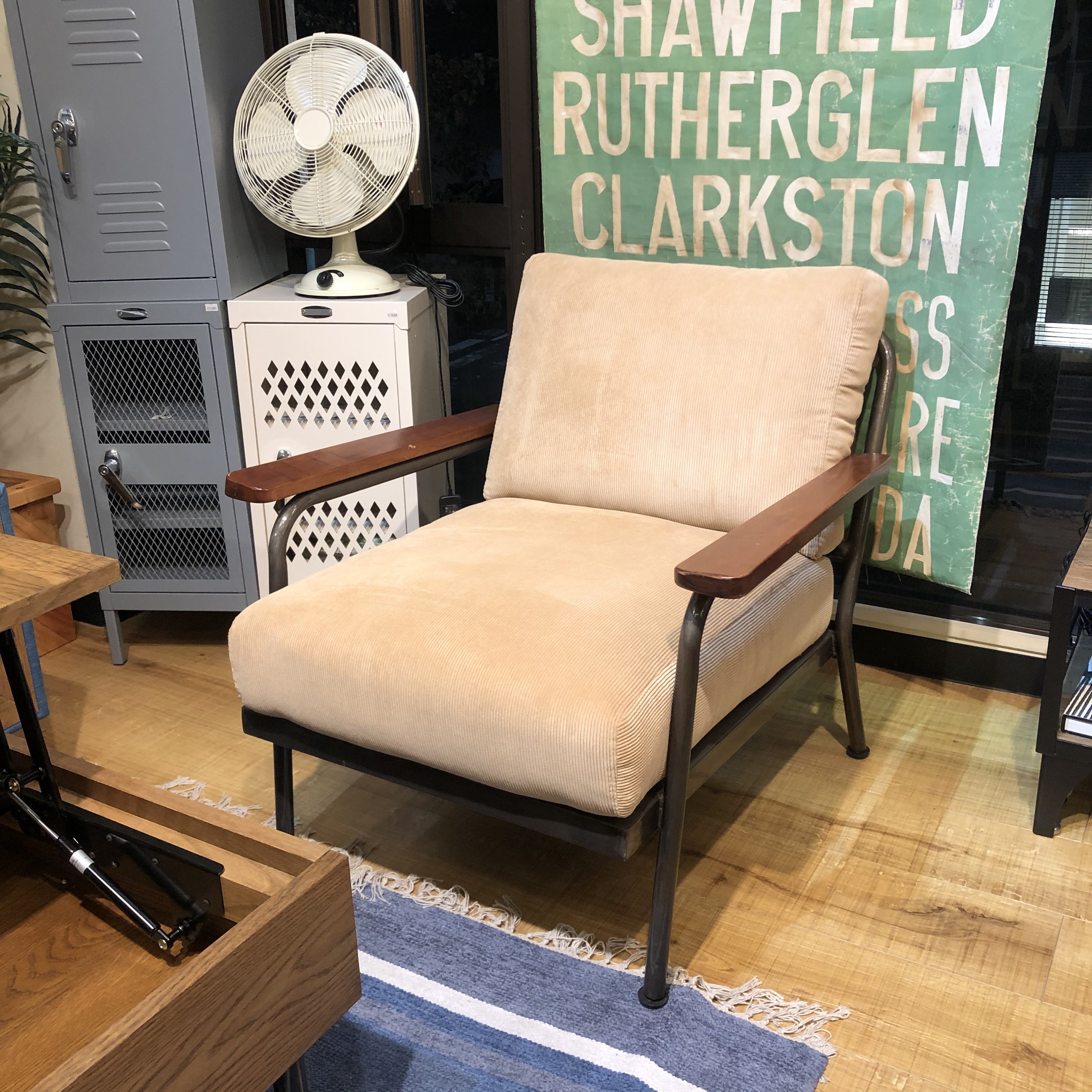 八王子本店　展示アウトレット　30％OFF　MADERA IRON SOFA 1P　BE