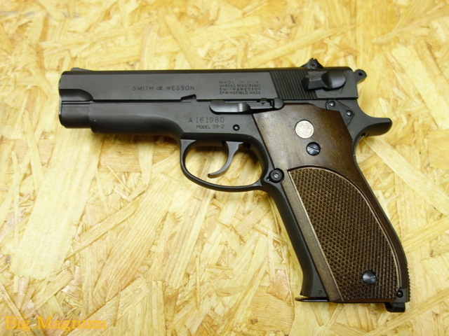 M39 ブラックHW 木目調プラグリップ モデルガン 完成品