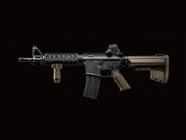 M4 CQB-R フラットダークアース