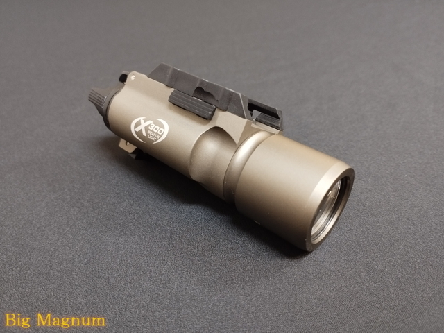 X300タイプ タクティカルフラッシュライト グレイ