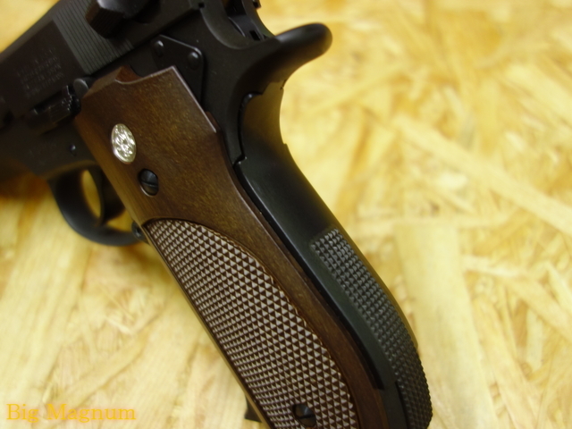 M39 ブラックHW 木目調プラグリップ モデルガン 完成品