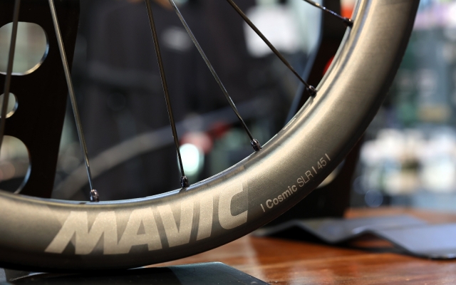 MAVIC マビック [ COSMIC SLR 45 DISC 23mm ] シマノHGフリーボディ