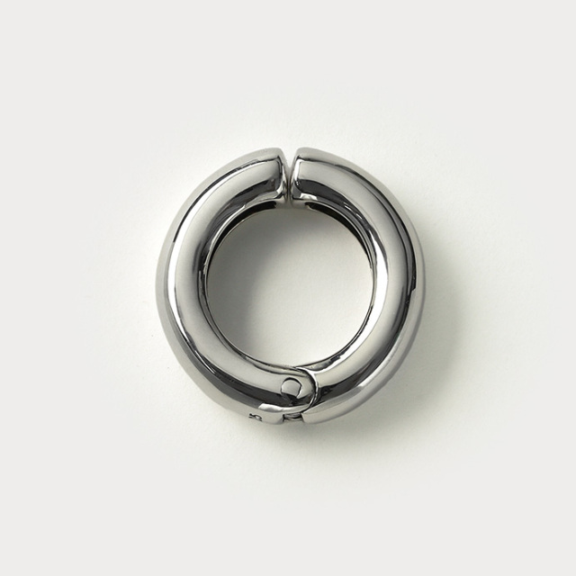 シルバー925 片耳　ピアス　18mm ハンドメイド　07サイズ同 SINSS（シンス）の「Silver 925 pierce / シルバー925ピアス