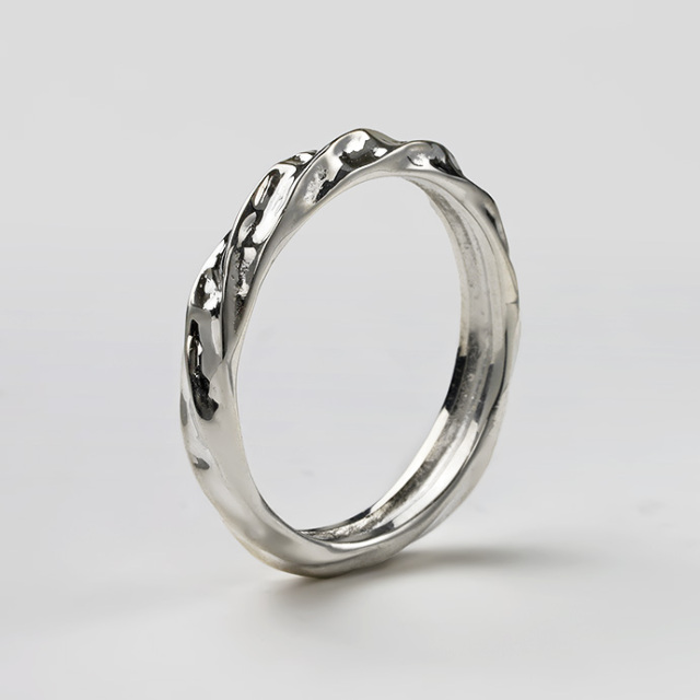 ハンマード パターン ツイスト リング メンズ レディース 指輪
