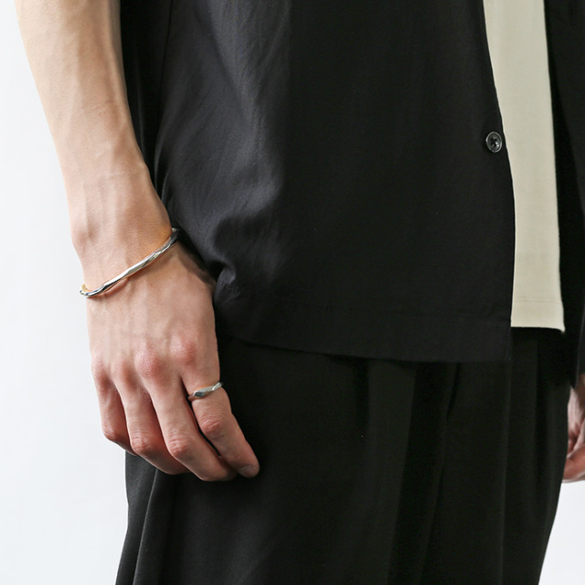 FLUI (フルイ) ブランド ランダムカット インサイド ゴールド バングル