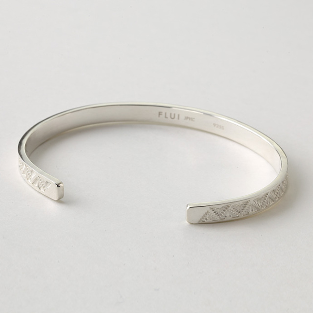 FLUI (フルイ) ブランド トライアングル スタンプワーク バングル