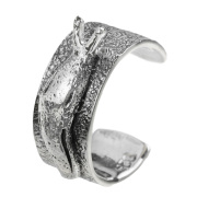 ナメクジ イヤーカフ メンズ シルバー925 アクセサリー ユニーク 蛞蝓 なめくじ 生き物 生物 イヤカフ ピアス穴不要 [シルバーピアス] 片耳用 (1個売り)