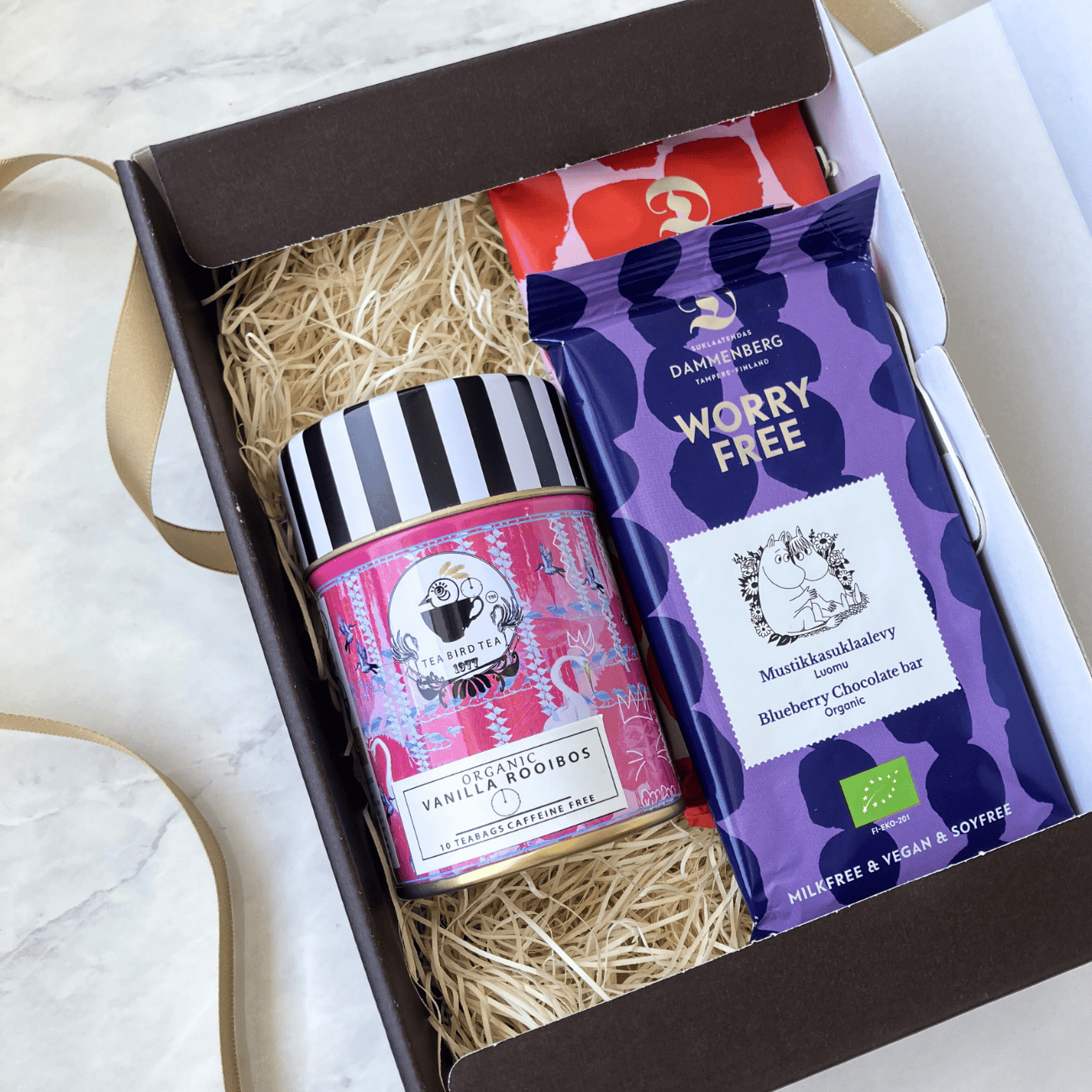 【箱代込・ラッピング代込】選べるTea Bird Teaのフレーバーティーとムーミンの有機チョコレート2枚（オーガニックギフト）無添加 ノンカフェイン ローカフェイン【冷蔵便】