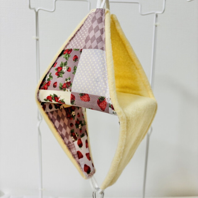 はるべー / ★リバーシブルCHANGEテント【S】フリース（クリーム）／いちご チェック柄