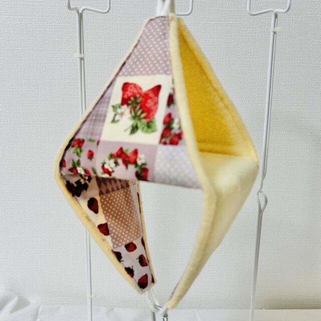 はるべー / ★リバーシブルCHANGEテント【M】フリース（クリーム ）／いちご チェック柄