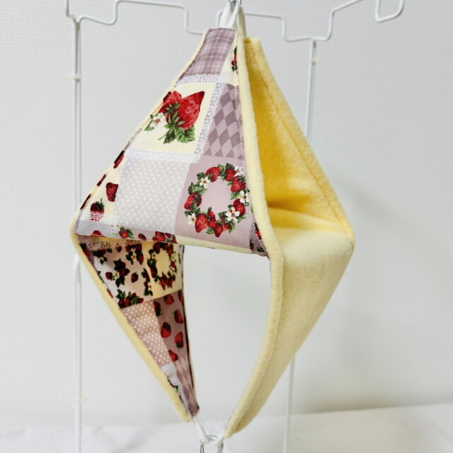 はるべー / ★リバーシブルCHANGEテント【L】フリース（クリーム ）／いちご チェック柄