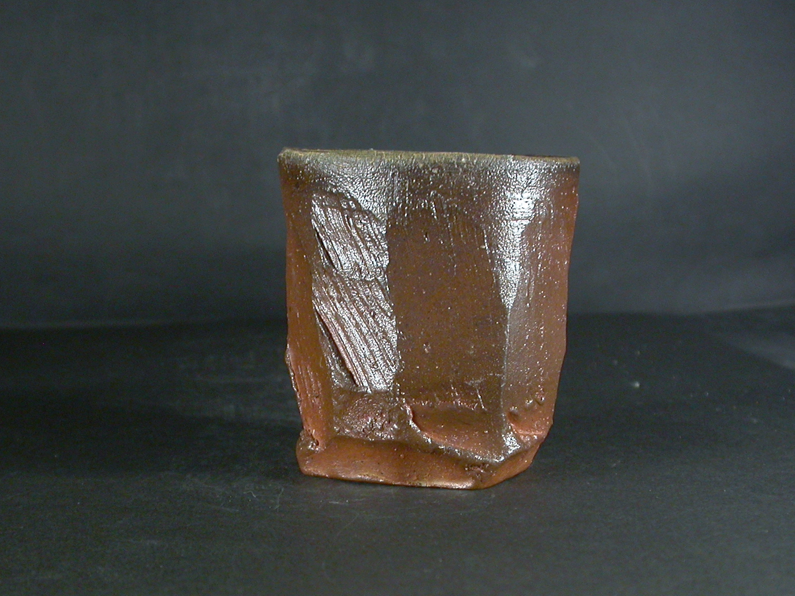 備前焼　穴窯　備前焼異色作家　吉岡　勝巳　最新作黄ゴマ面取り・鎬フリーカップ・湯呑５