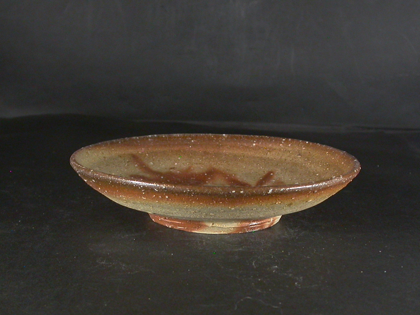 備前焼　穴窯　備前焼異色作家　吉岡　勝巳　最新作１５.５センチ緋襷・黄ゴマ皿３１