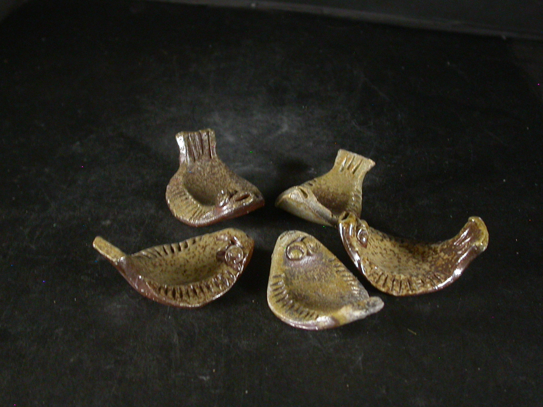 備前焼　穴窯　備前焼異色作家　吉岡　勝巳　最新作黄ゴマ平目箸置５個組３