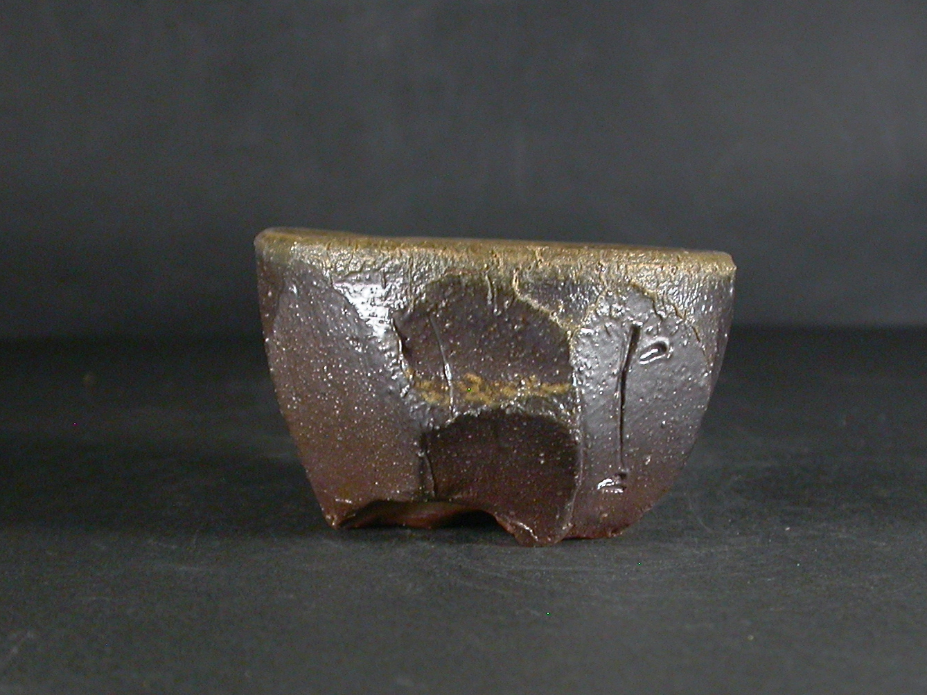 備前焼　穴窯　備前焼異色作家　吉岡　勝巳　最新作黄ゴマ面取り・鎬ぐい呑３