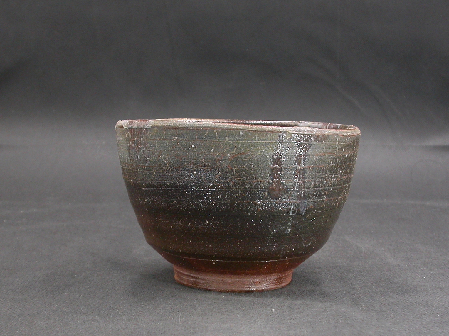 備前焼　穴窯　備前焼異色作家　吉岡　勝巳　最新作黄・青ゴマ抹茶茶碗１