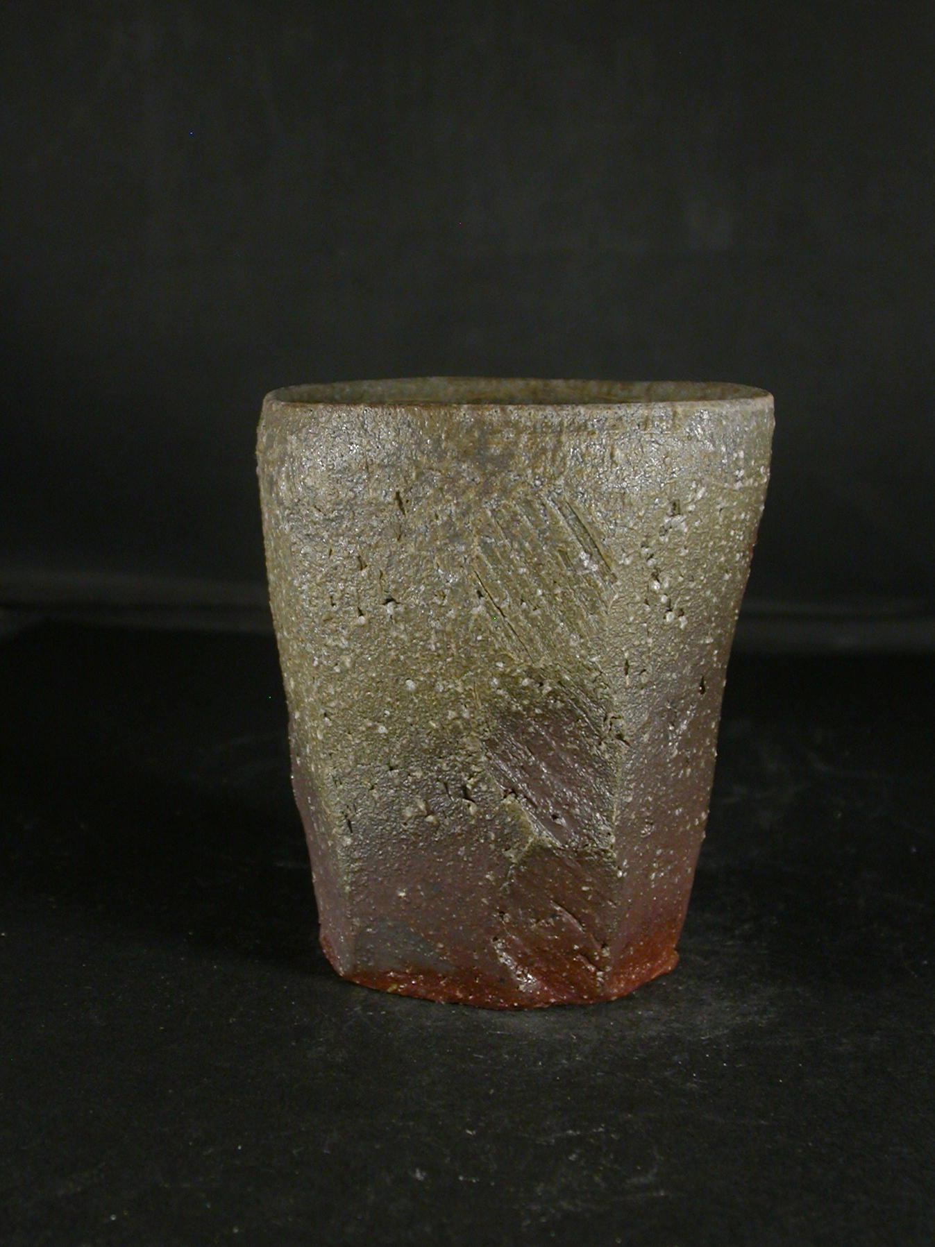 備前焼　穴窯　備前焼異色作家　吉岡　勝巳　最新作黄ゴマ面取り・鎬荒土フリーカップ・ビアマグ９