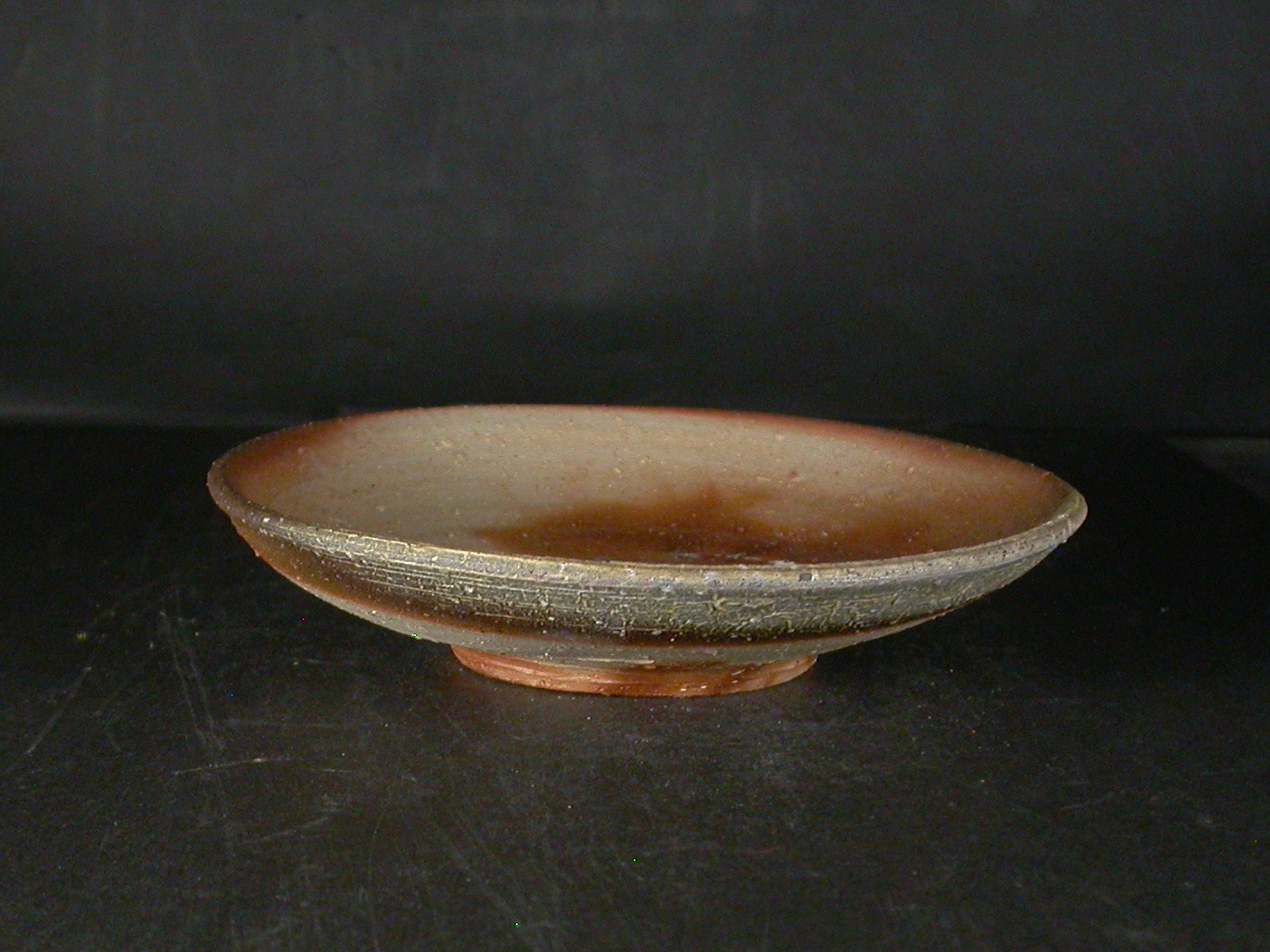 備前焼　穴窯　備前焼異色作家　吉岡　勝巳　最新作１６センチ黄ゴマ皿５１