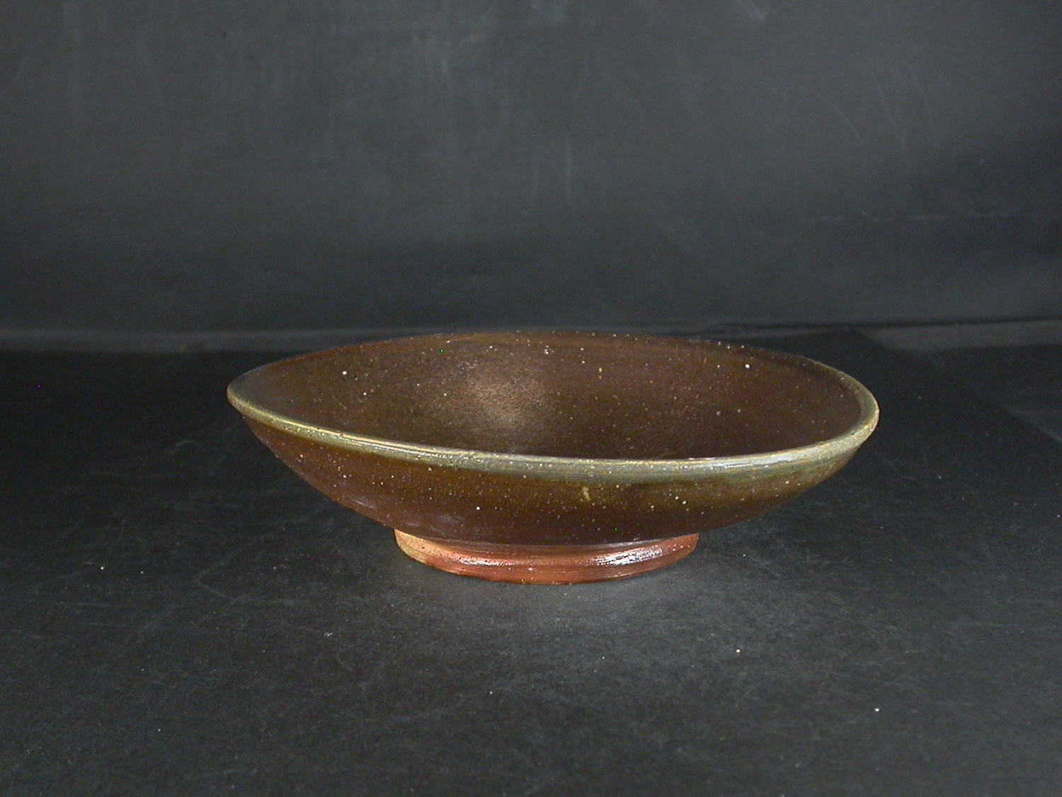 備前焼　穴窯　備前焼異色作家　吉岡　勝巳　最新作１６センチ黄ゴマ深皿５２