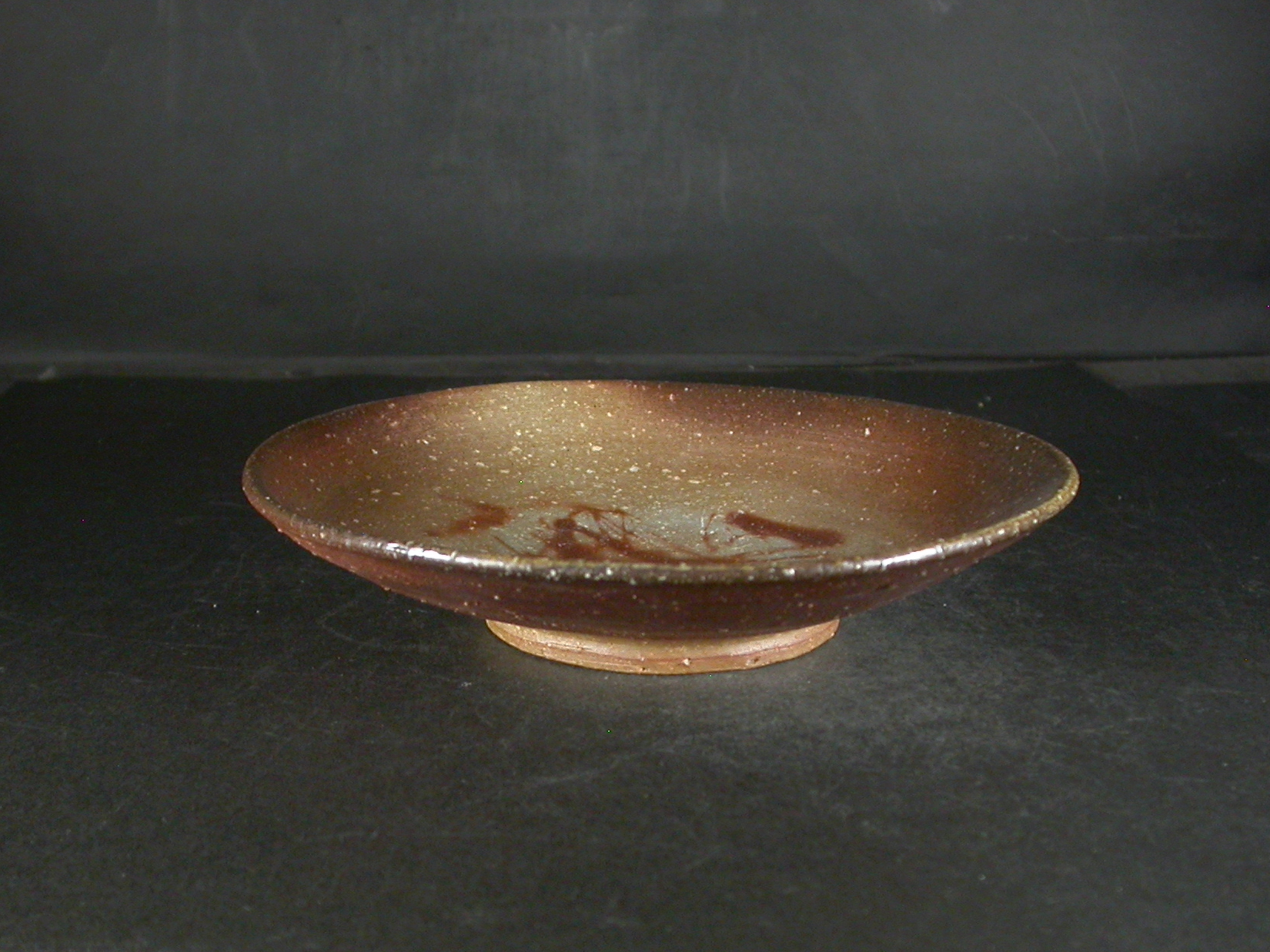 備前焼　穴窯　備前焼異色作家　吉岡　勝巳　最新作１７センチ緋襷・黄ゴマ皿４