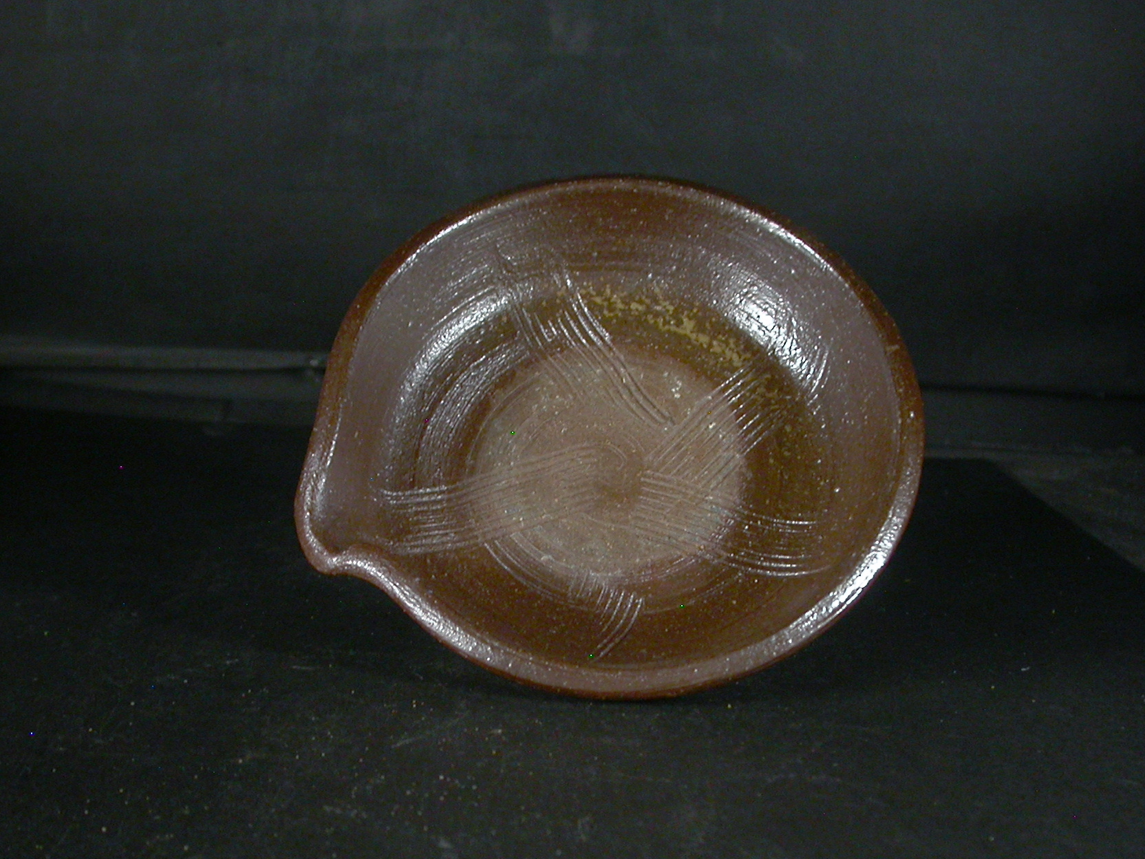 備前焼　穴窯　備前焼異色作家　吉岡　勝巳　最新作黄ゴマ片口鉢１