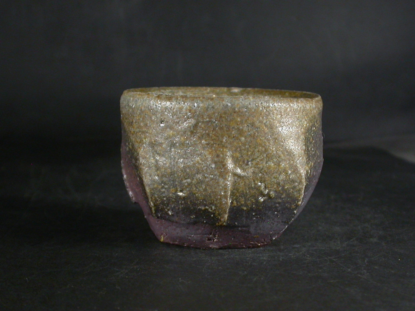 備前焼　穴窯　備前焼異色作家　吉岡　勝巳　最新作黄ゴマ面取り・鎬ぐい呑８