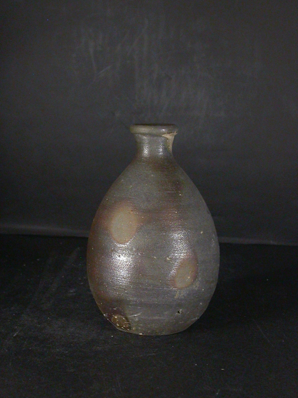 備前焼　穴窯　備前焼異色作家　吉岡　勝巳　最新作窯変徳利７