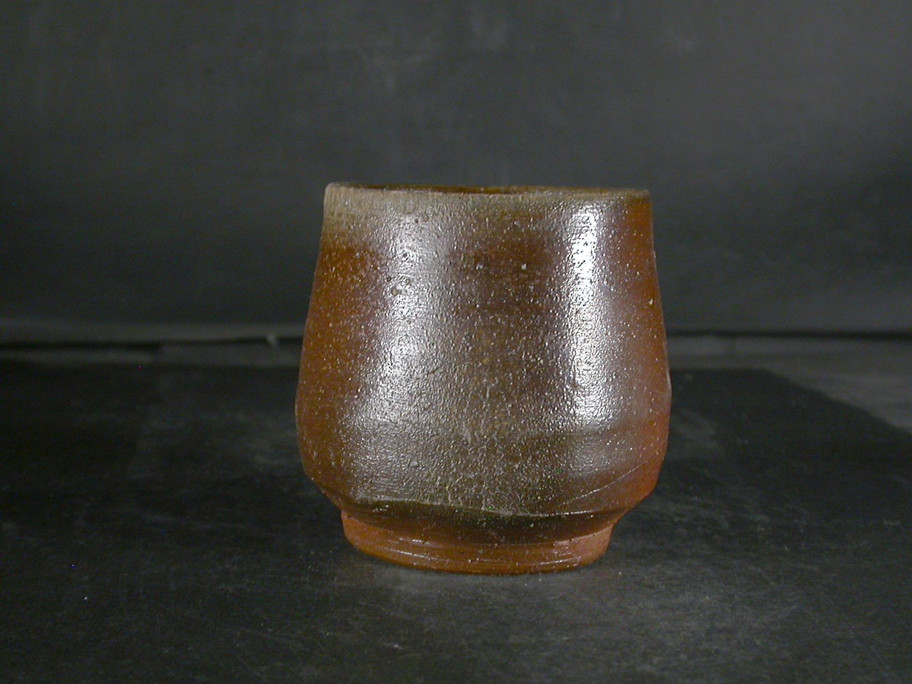 備前焼　穴窯　備前焼異色作家　吉岡　勝巳　最新作黄ゴマ湯呑４６