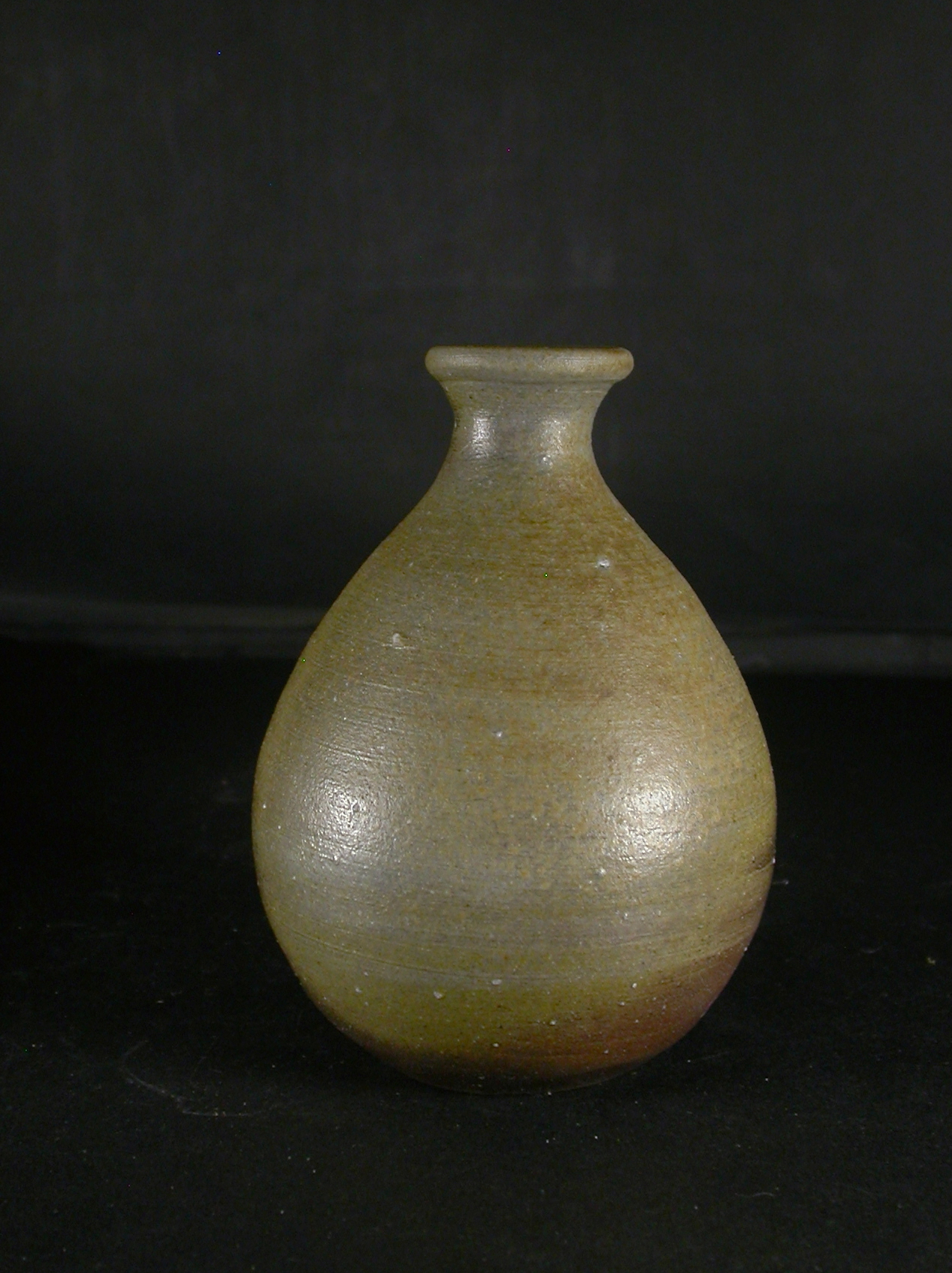 備前焼　穴窯　備前焼異色作家　吉岡　勝巳　最新作黄・青ゴマ徳利１