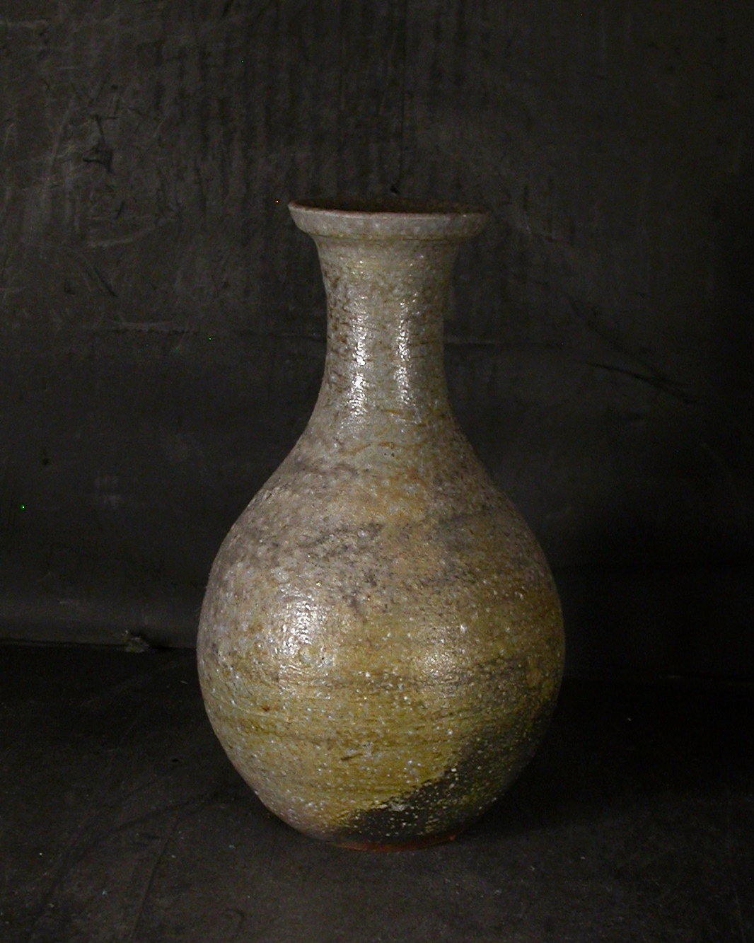 備前焼　登窯　備前焼物故作家　的野　求　大振りな窯変鶴首徳利３