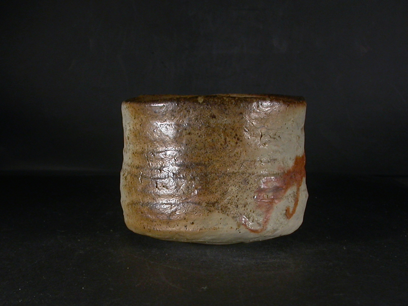 備前焼　登窯　備前焼人気作家　横山　直樹　四方桟盛蓋共箱付き手捻り自然練込緋襷・黄ゴマ抹茶茶碗２　