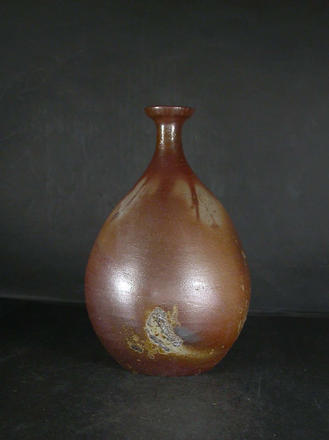 備前焼　登窯　備前焼物故作家　日幡　光顕　共箱付き緋襷・黄ゴマ焼酎保存用大徳利・花入１