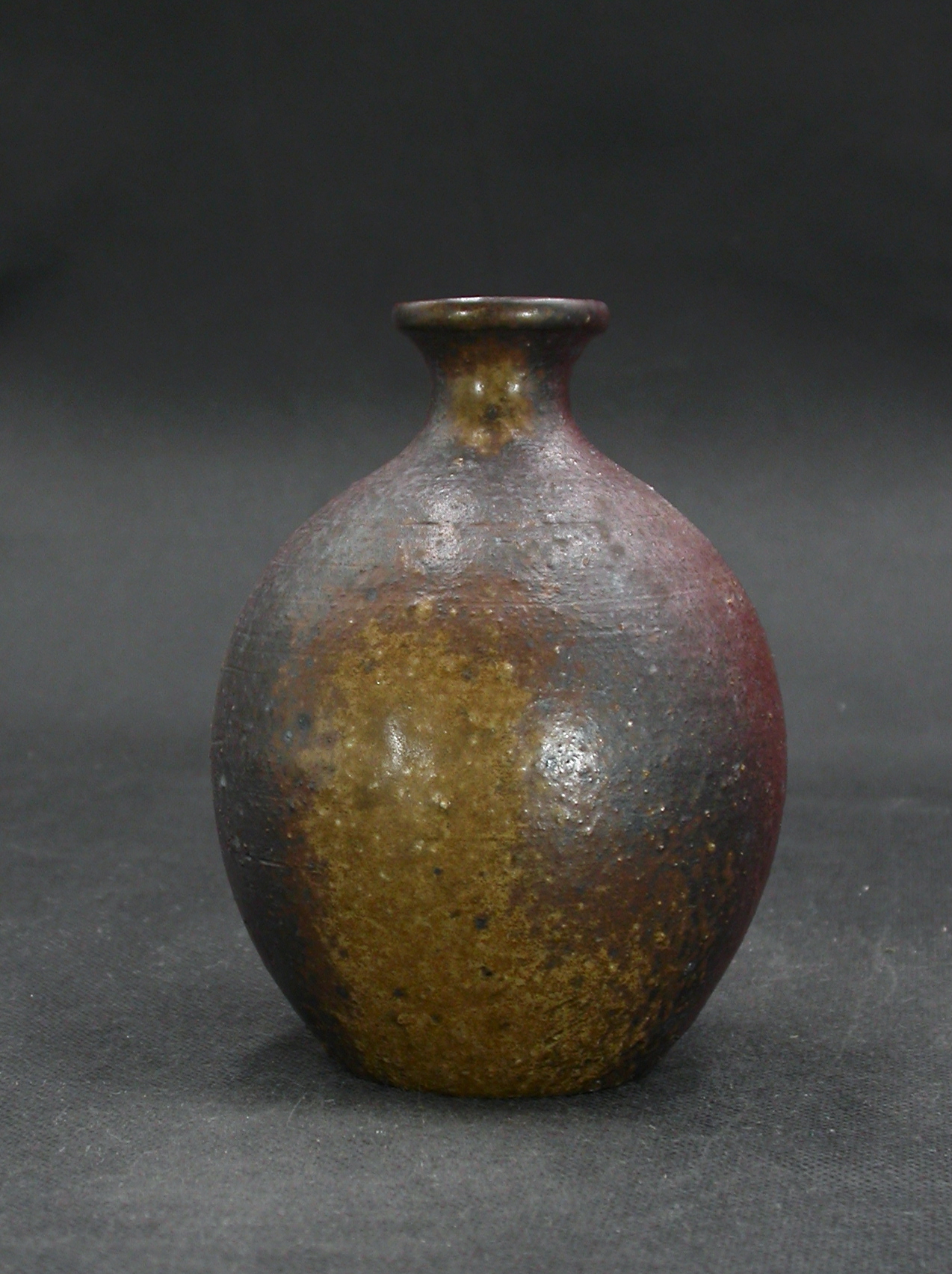 備前焼　登窯　備前焼中堅作家　岸本　昭彦　黄ゴマ徳利１