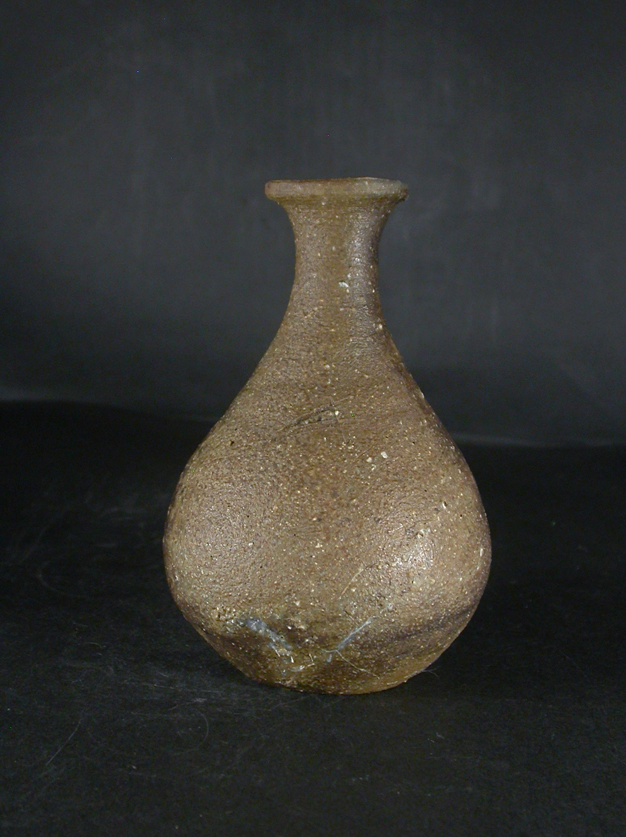 備前焼　穴窯　備前焼人気作家　大澤　恒夫　四方桟共箱付き黄ゴマ徳利１