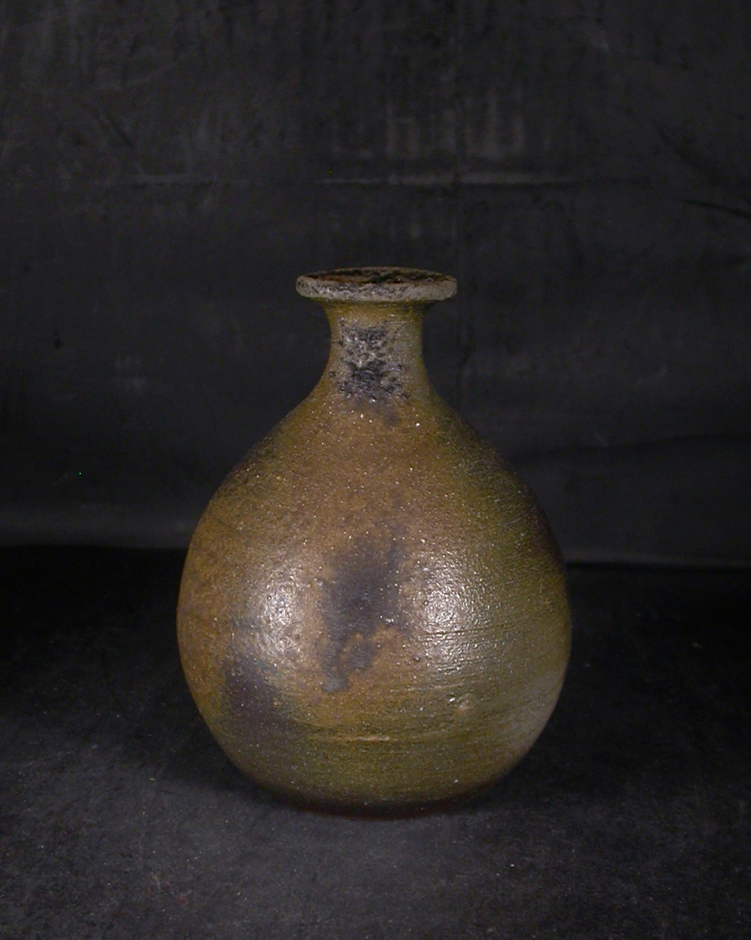 備前焼　登窯　岡山県無形文化財　松井　輿之　共箱付き黄ゴマ徳利２