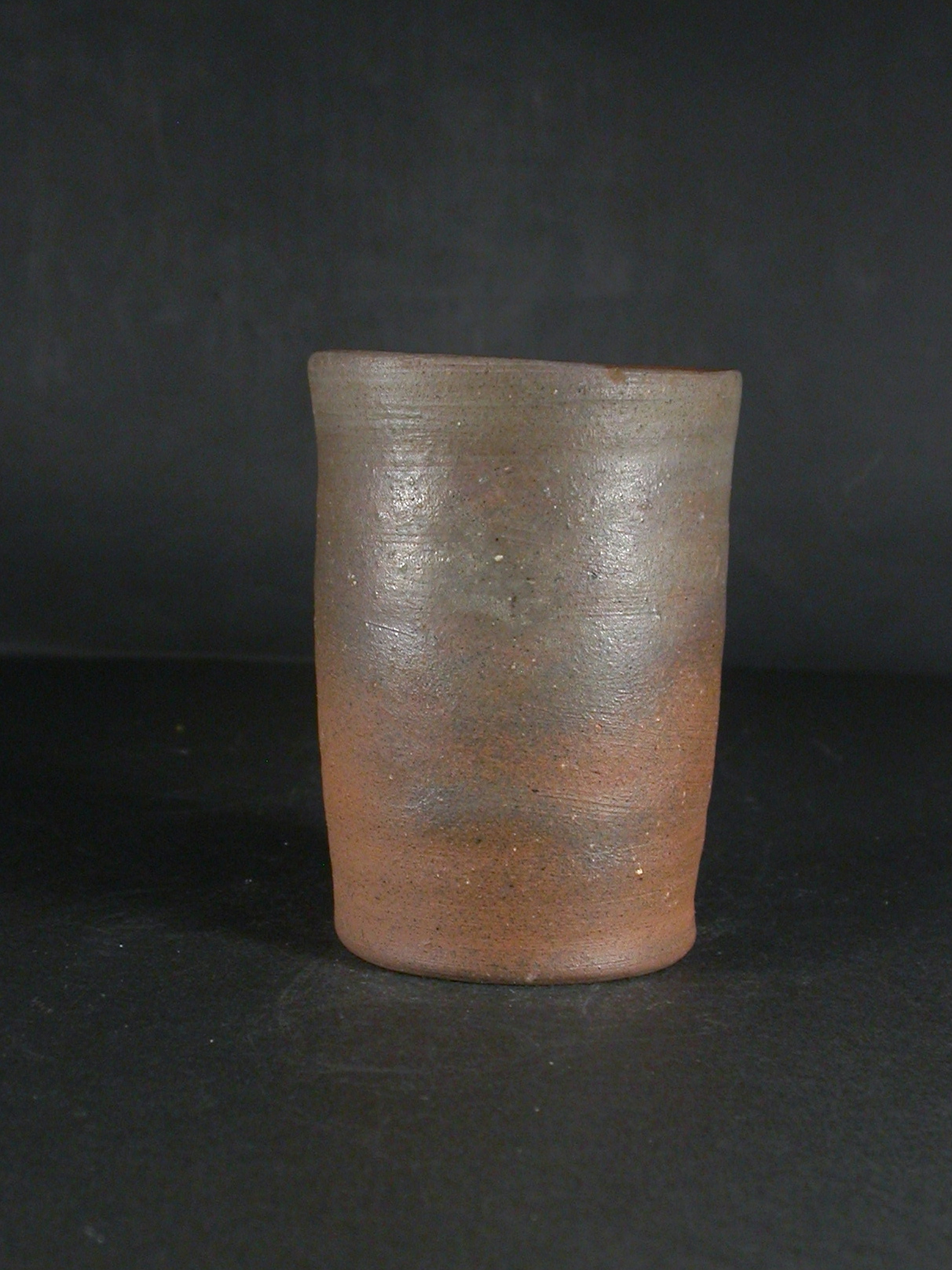 備前焼　登窯　作者不詳　緋襷・黄ゴマ緋ビール他グラス４