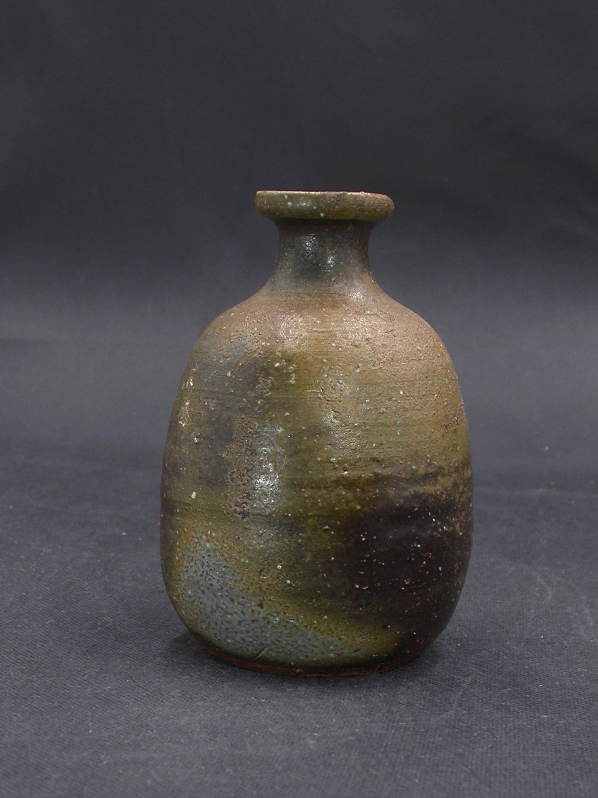 備前焼　登窯　備前焼ベテラン作家　松嶋　勉　共箱付き黄・青ゴマ徳利１