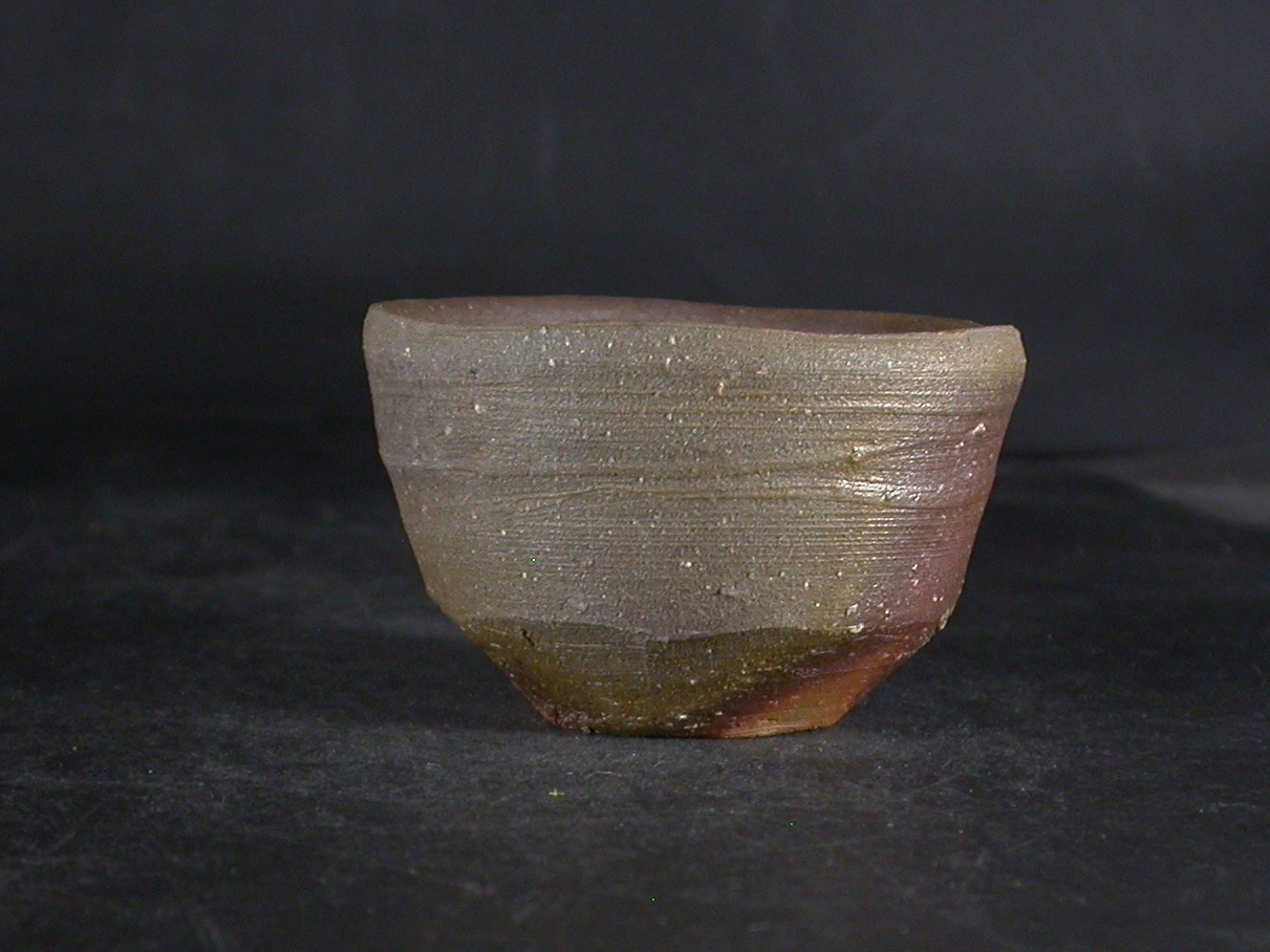 備前焼　登窯　備前焼中堅作家　森本　英助　共箱付き黄ゴマぐい呑１