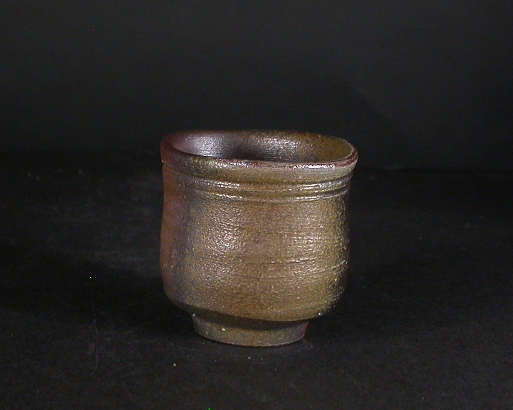 備前焼　穴窯　備前焼作家名門　伊勢崎　競　共箱付き黄ゴマぐい呑１