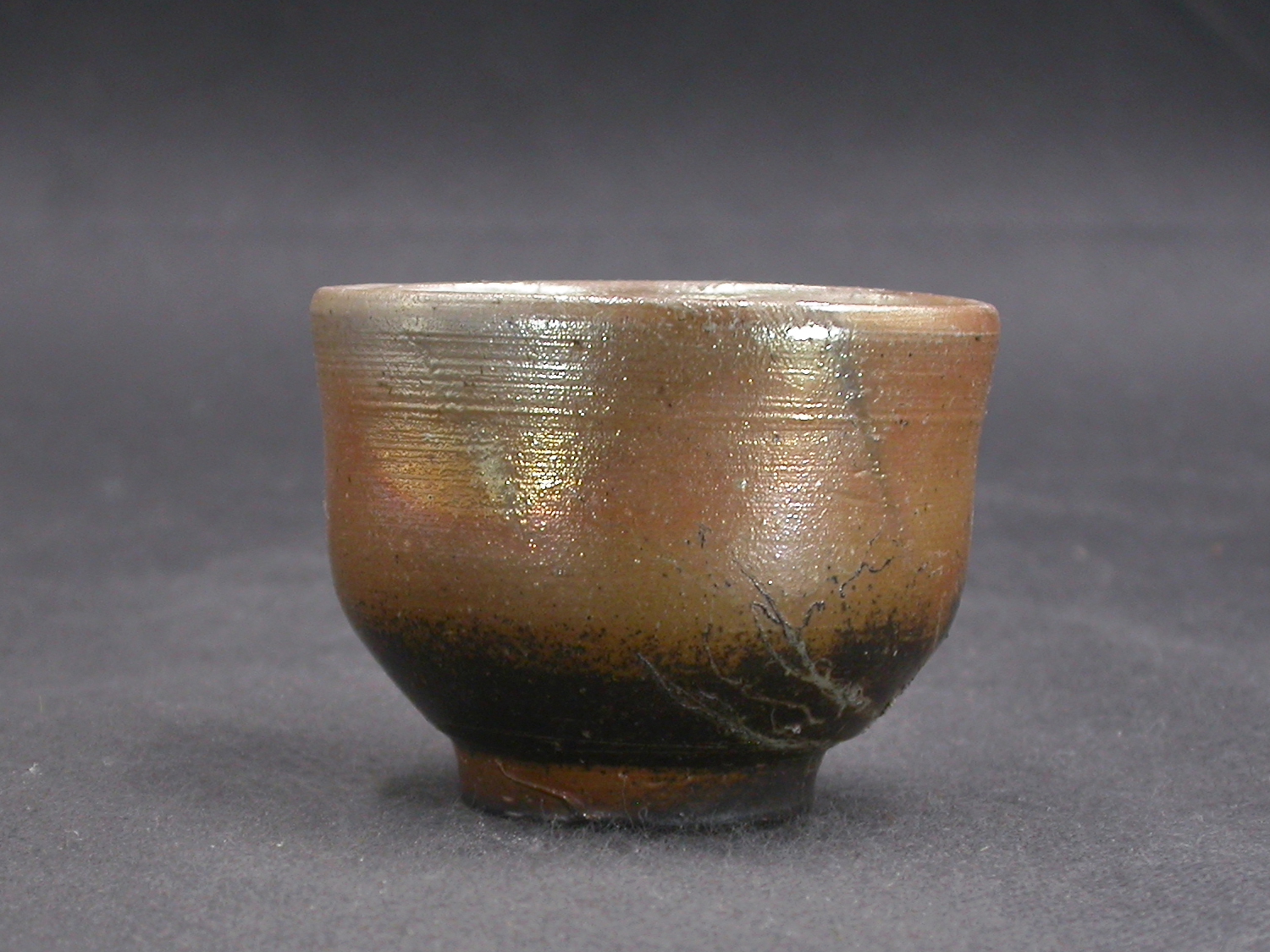 備前焼　登窯　備前焼窯元　松園　金彩・黄ゴマぐい呑２