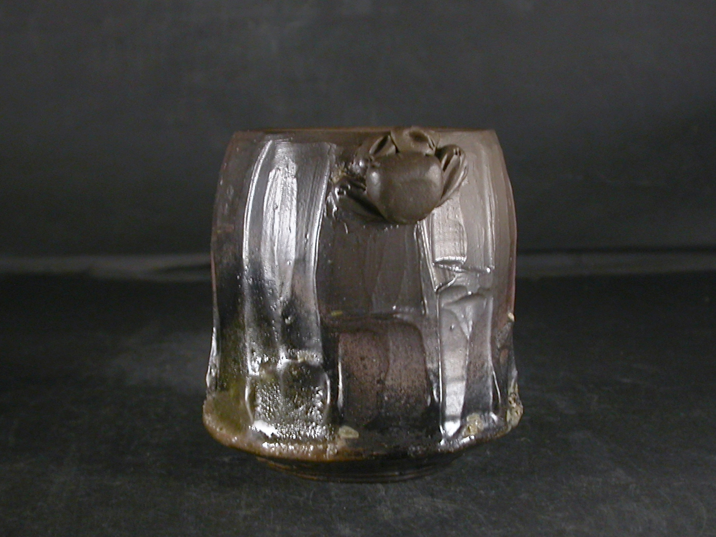 備前焼　登窯　備前焼中堅作家　竹内　靖之（山本）　最新作蟹付き黄・黒ゴマ面取り・鎬フリーカップ４