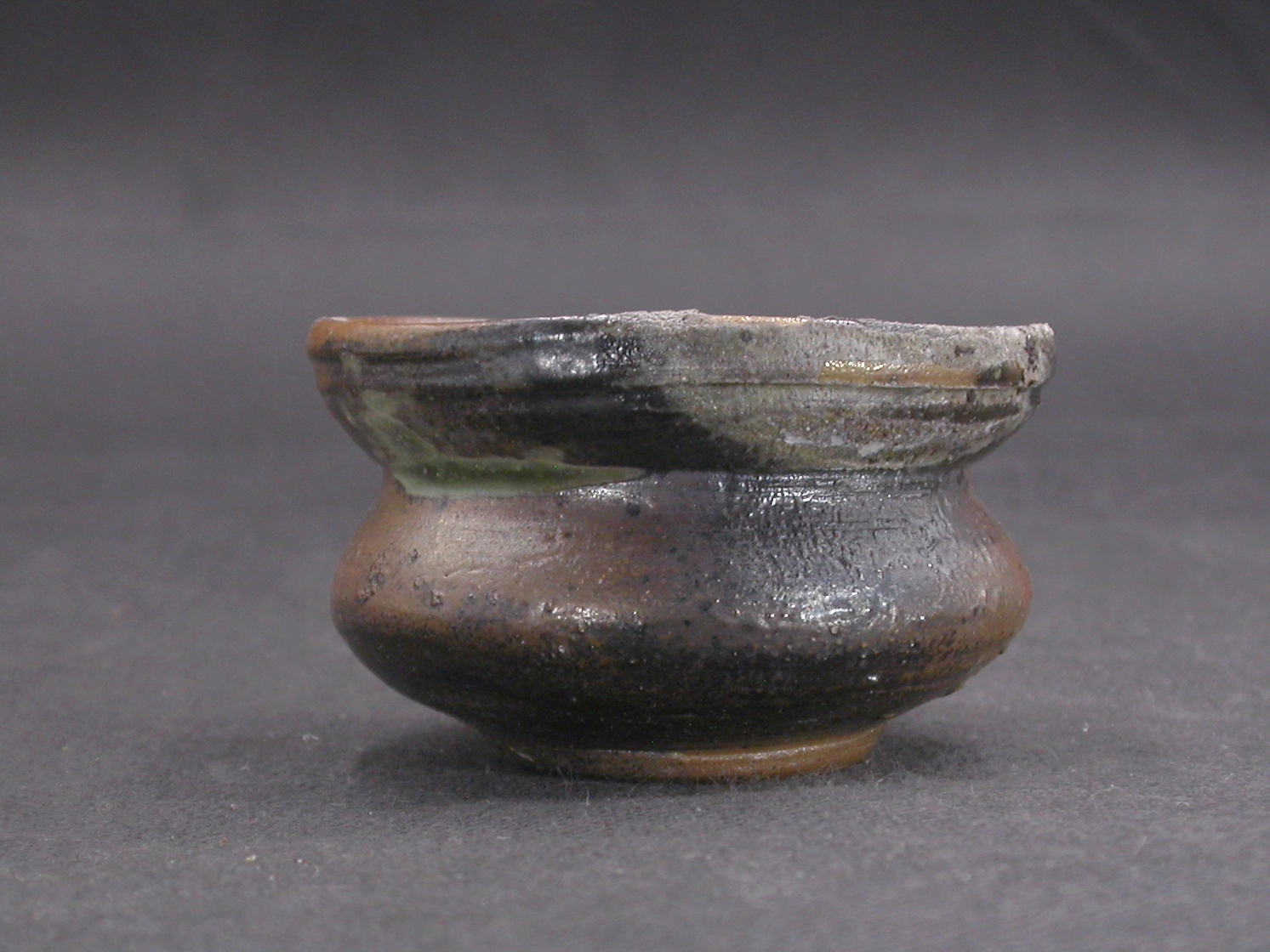 備前焼　登窯　備前焼中堅作家　竹内　靖之（山本）　最新作金彩・窯変ぐい呑１４