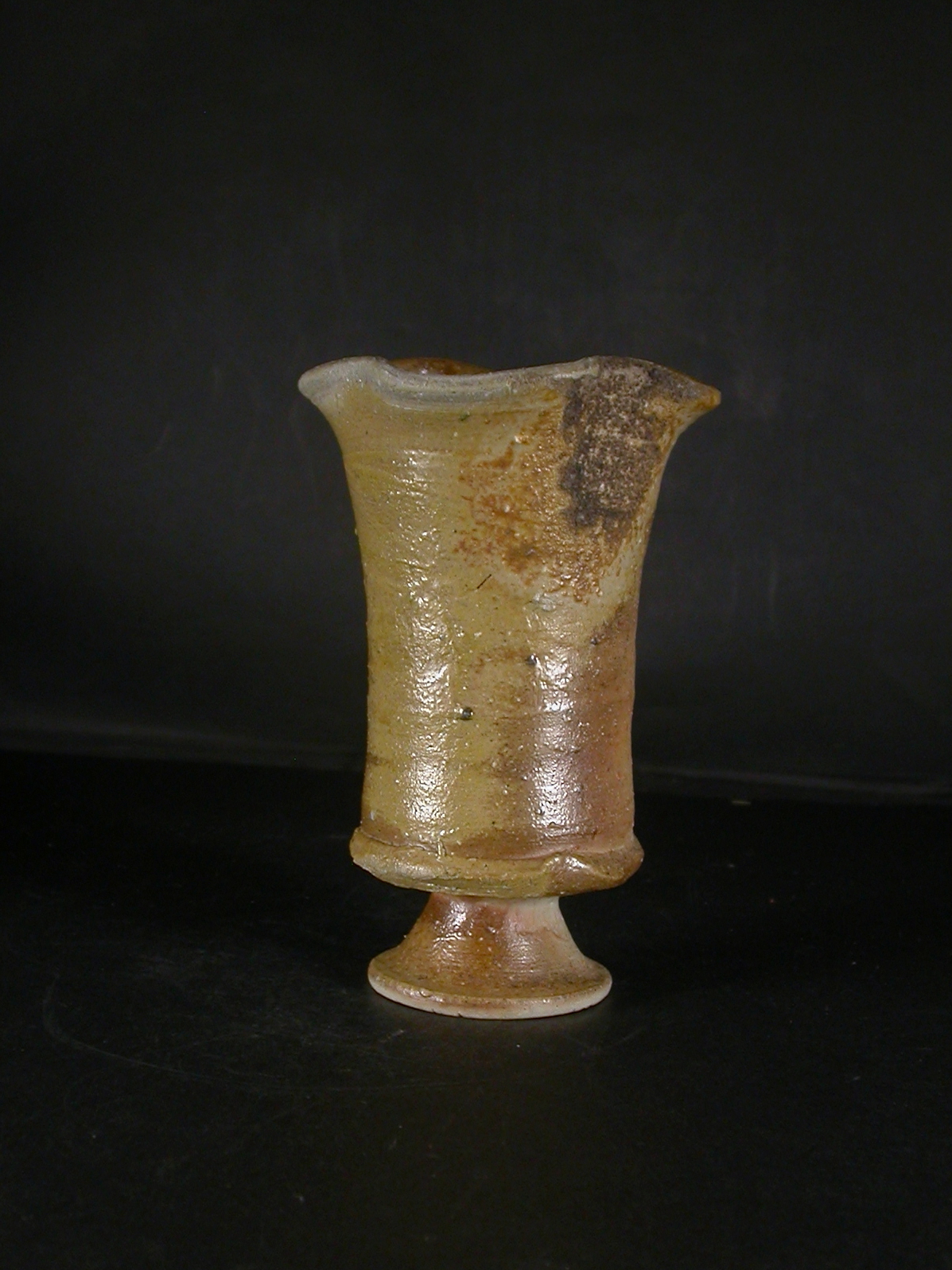 備前焼　備前焼中堅作家　竹内　靖之（山本）　最新作黄・青ゴマ足付き輪花ビール他グラス１０