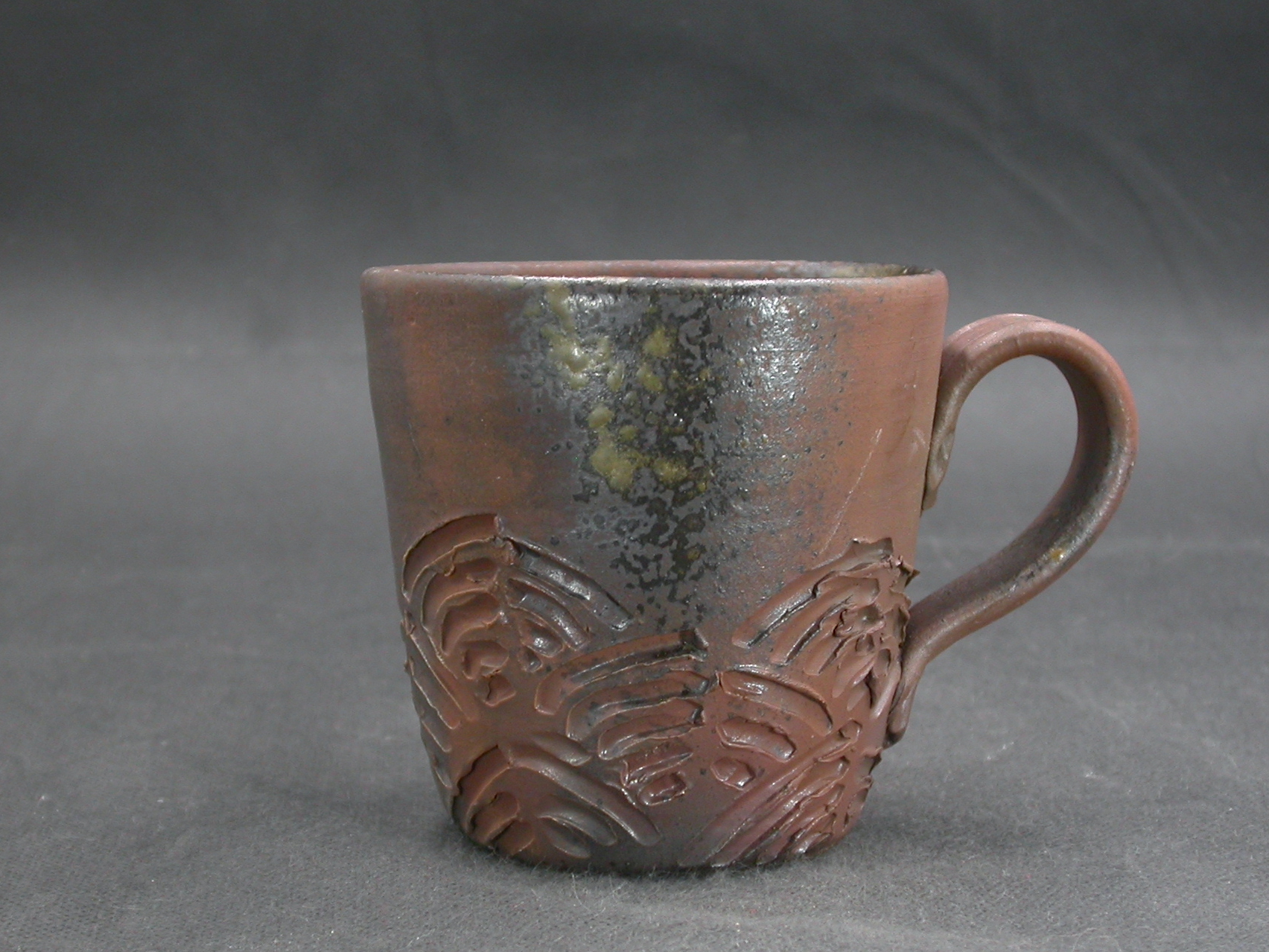 備前焼　登窯　備前焼中堅作家　竹内　靖之（山本）　最新作黄・黒ゴマ削り手付きカップ３１