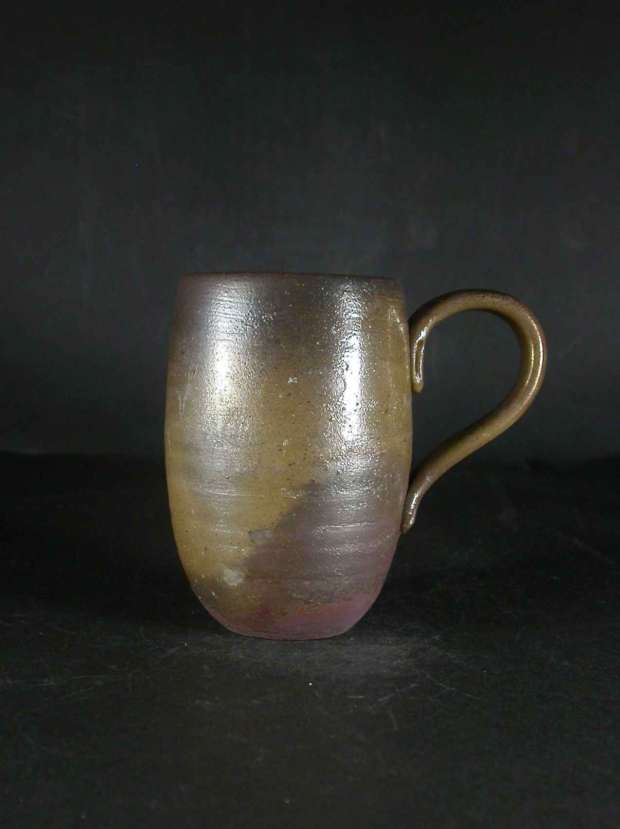 備前焼　備前焼中堅作家　竹内　靖之（山本）　最新作金彩・黄ゴマビアジョッキ・手付きカップ１７