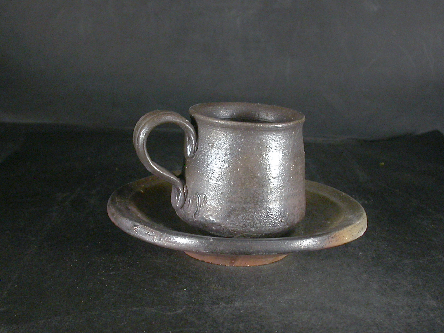 備前焼　登窯　備前焼中堅作家　竹内　靖之（山本）　最新作皿付き金彩・黄ゴマコーヒーカップ１３