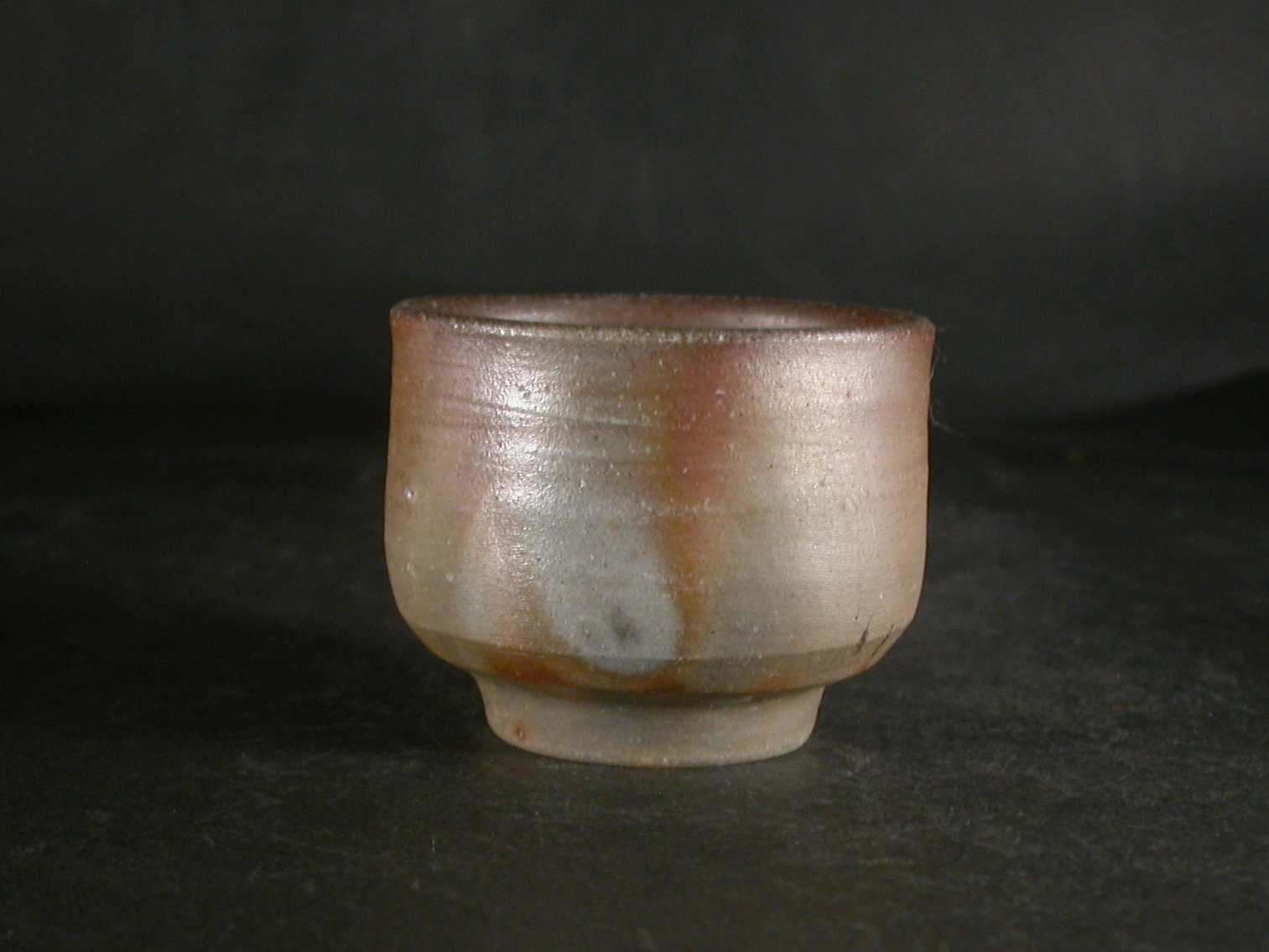 備前焼　登窯　備前焼女流作家　竹内　千恵（山本）　最新作桟切・黄ゴマぐい呑１